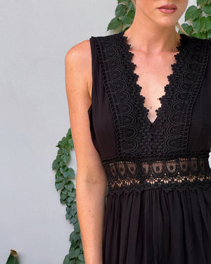 Tank dress with V-neck lace